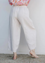 Load image into Gallery viewer, Goondiwindi Cotton Paula Linen Cropped Pant
