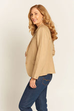 Load image into Gallery viewer, Goondiwindi Cotton Single Breasted Linen Jacket in Camel
