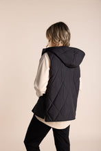 Load image into Gallery viewer, Two T&#39;s Puffer Vest with Hood
